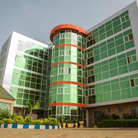 Hotel Univers 3 Aeroport Luxe Niamey Bagian luar foto