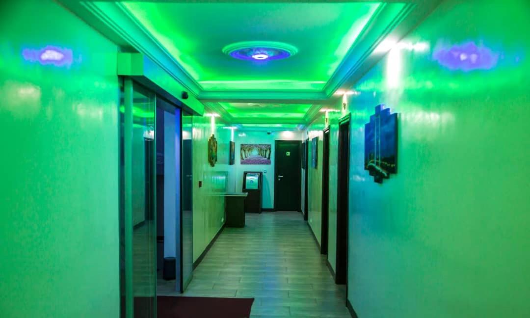 Hotel Univers 3 Aeroport Luxe Niamey Bagian luar foto